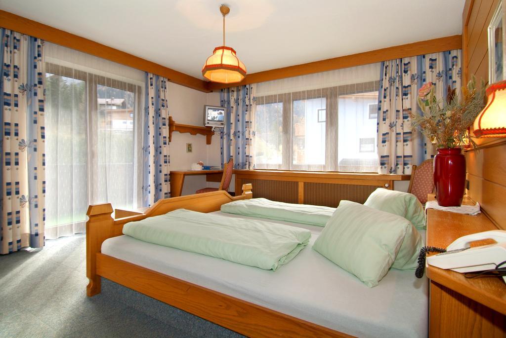 Hotel Alpina Regina Biberwier Rum bild