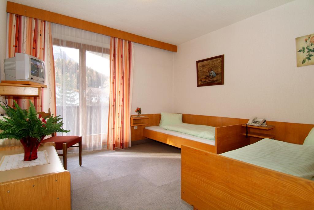 Hotel Alpina Regina Biberwier Rum bild